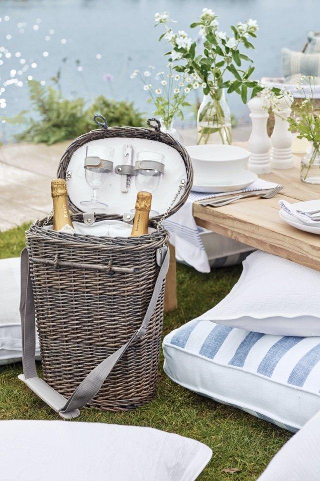 willow drinks hamper for 2