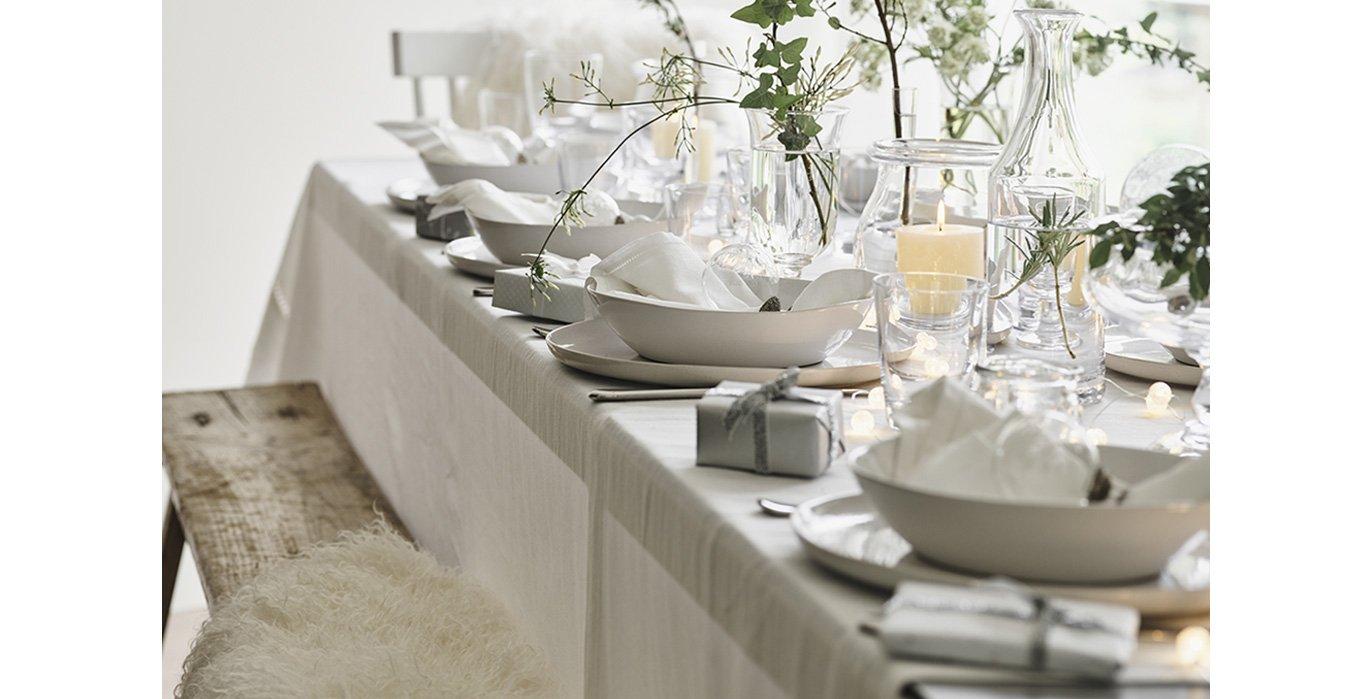 CHRISTMAS TABLE