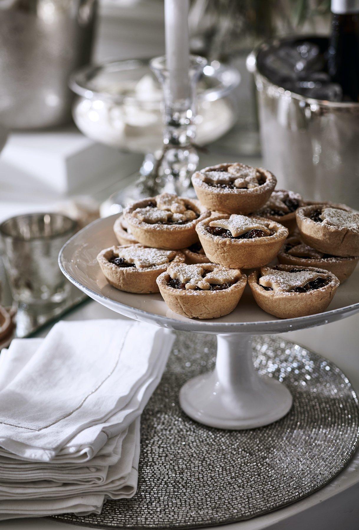 mince pie cake stand