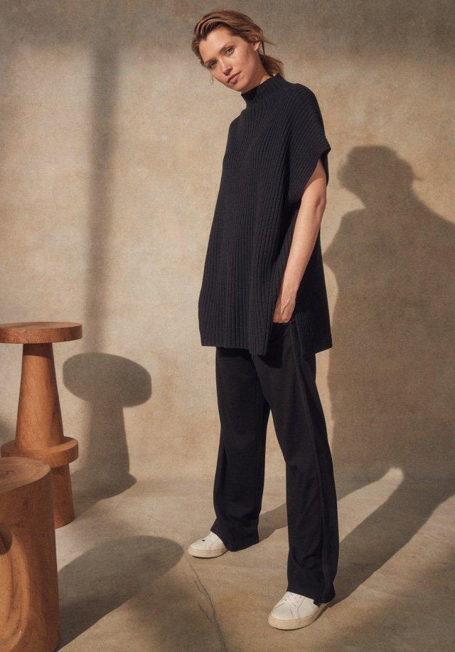 double- jersey pull-on straight leg pants