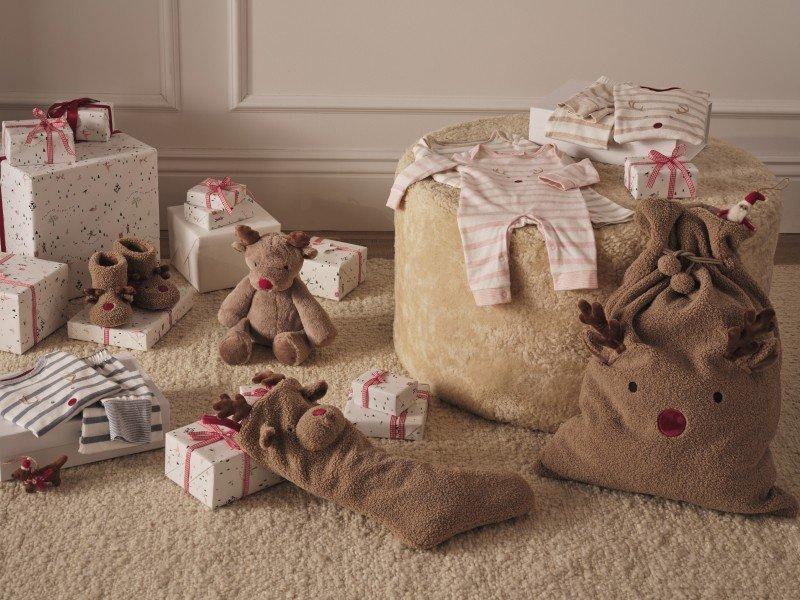 a bunch of presents are laid out on a floor