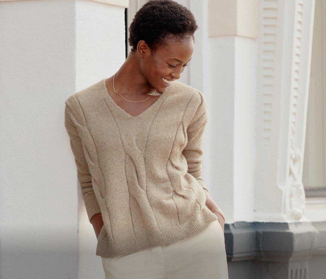 cable v-neck jumper with alpaca