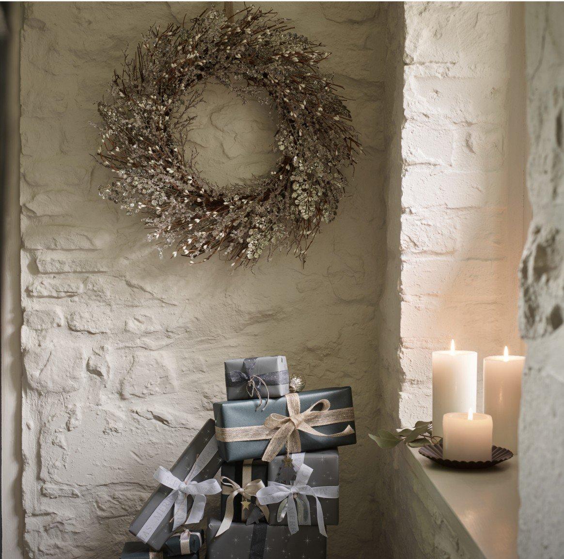 frosted wreath 50cm