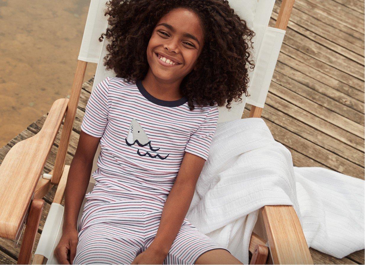 slim-fit shark motif shortie pyjama set
