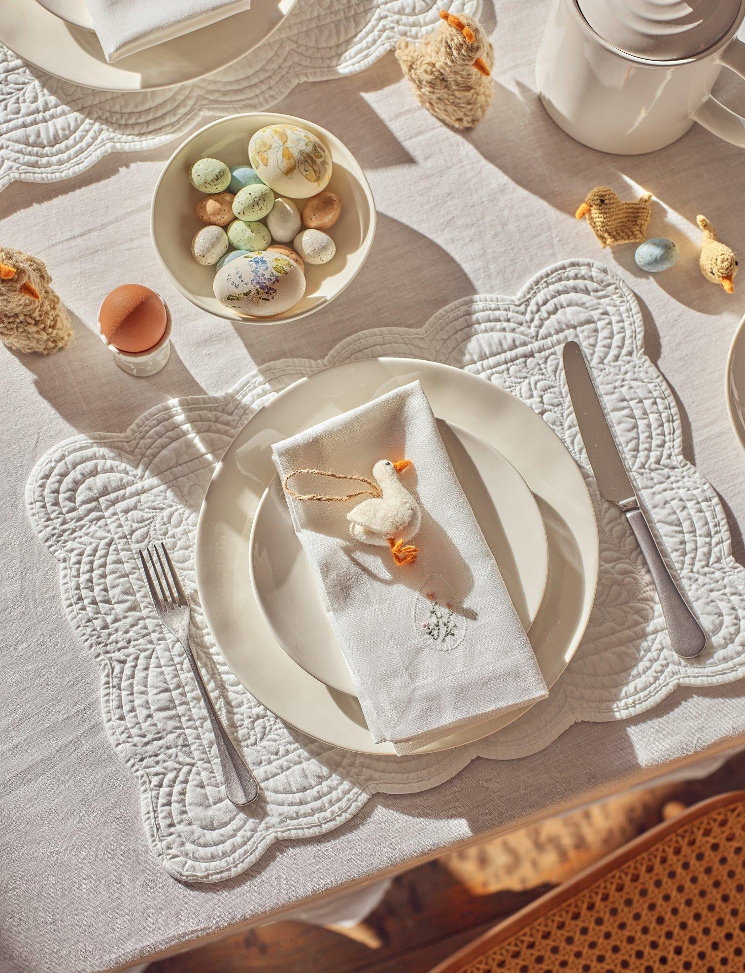 easter table