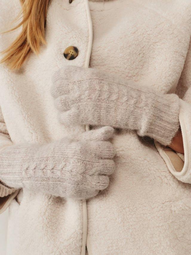 Cable Knit Gloves with Alpaca
