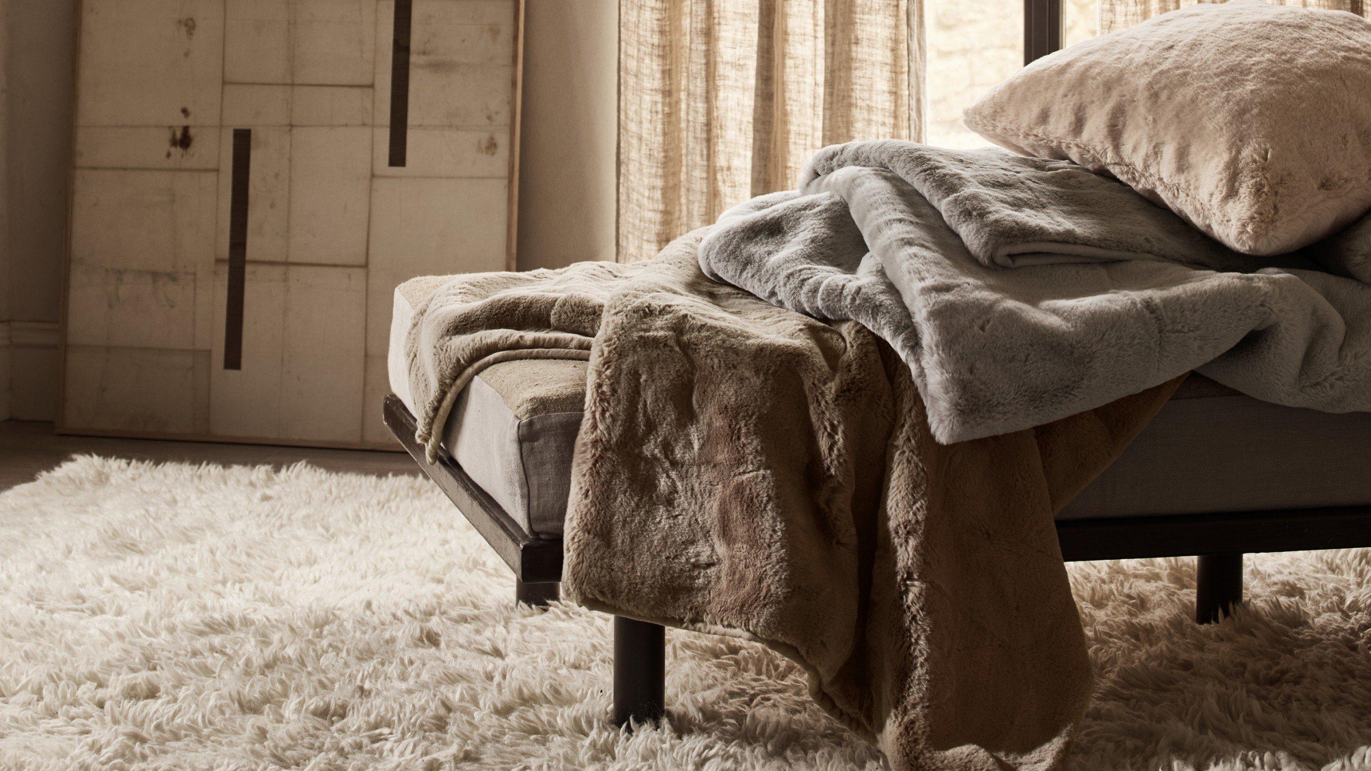 The white company super soft faux fur discount throw