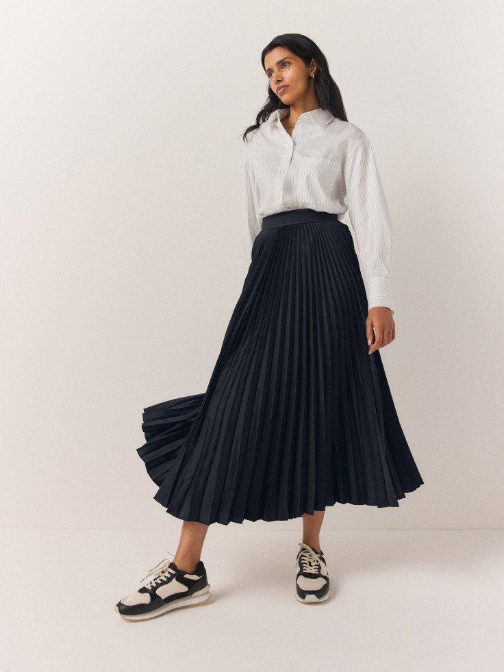 pleated midi skirt