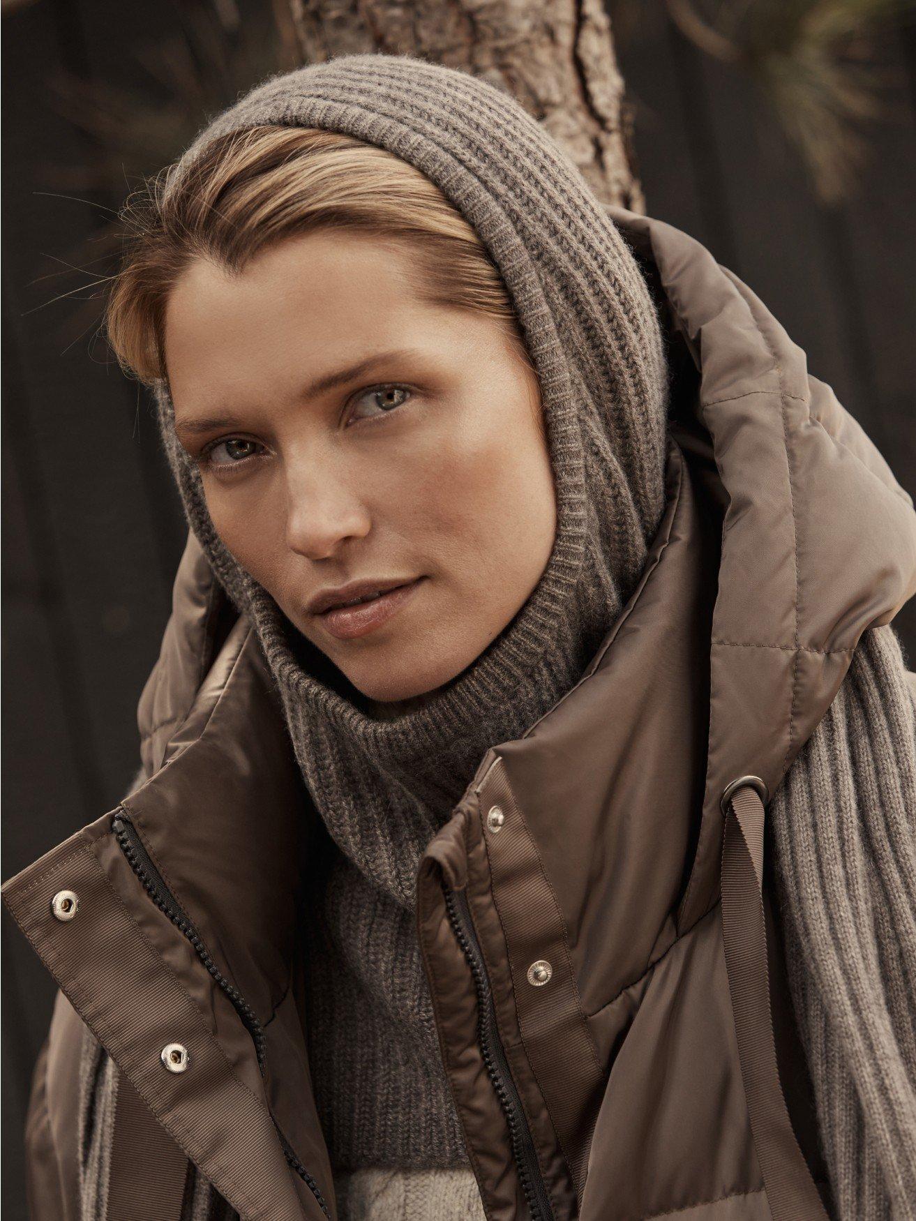 Cashmere Ribbed Hood