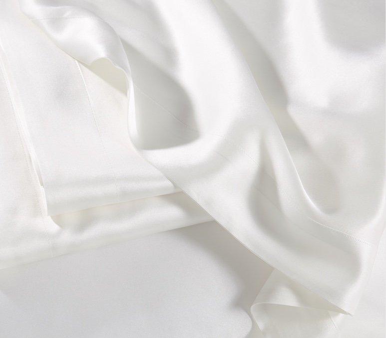 high-quality-white-bed-linen