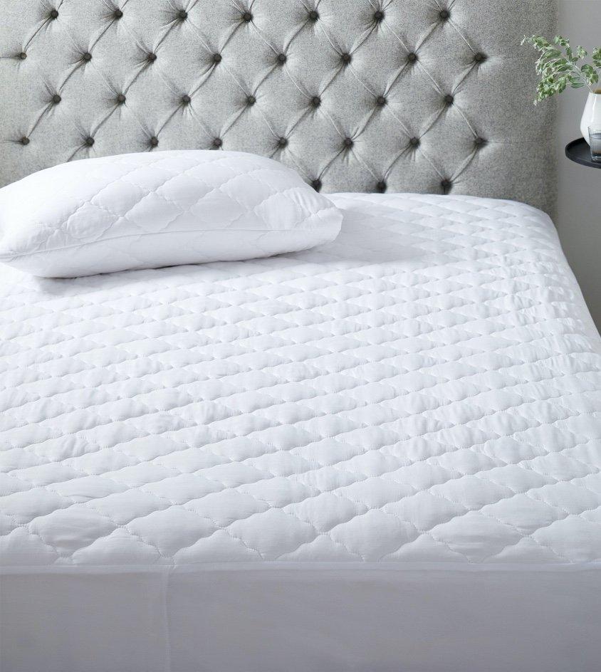 luxury quilted mattress protector