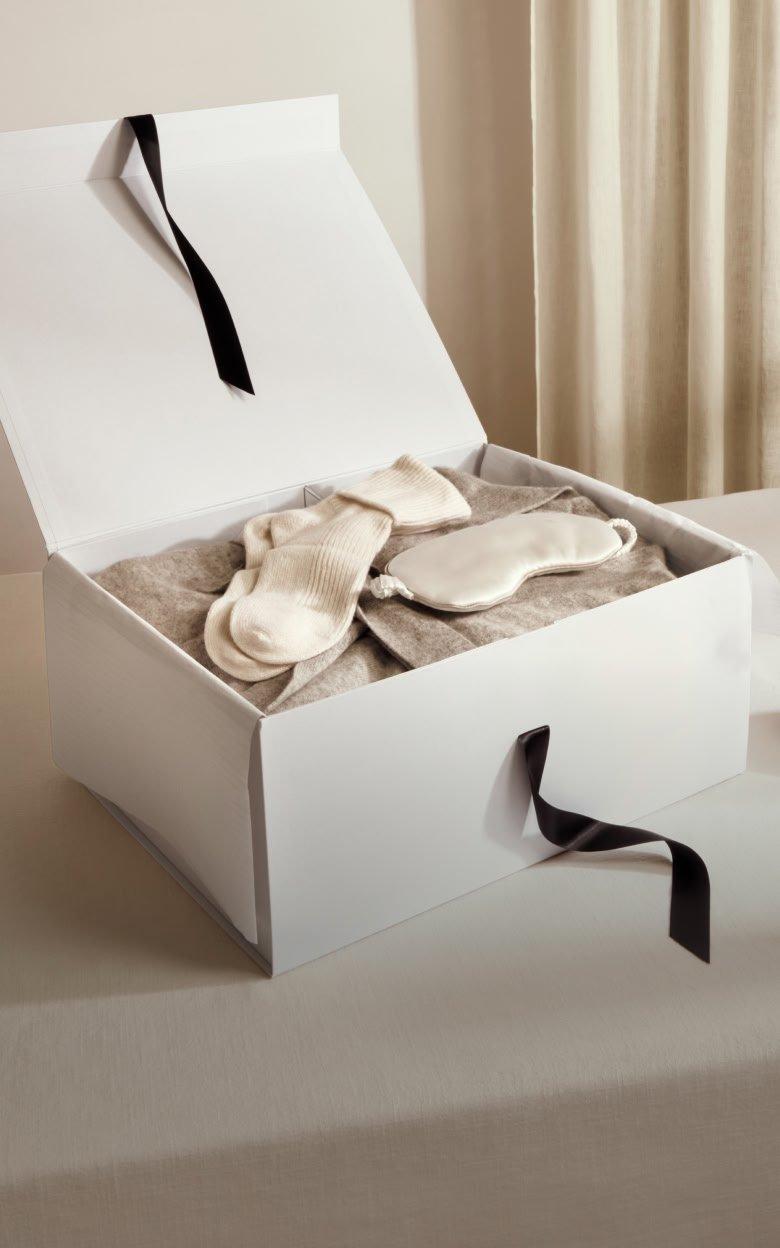 GIFT BOX