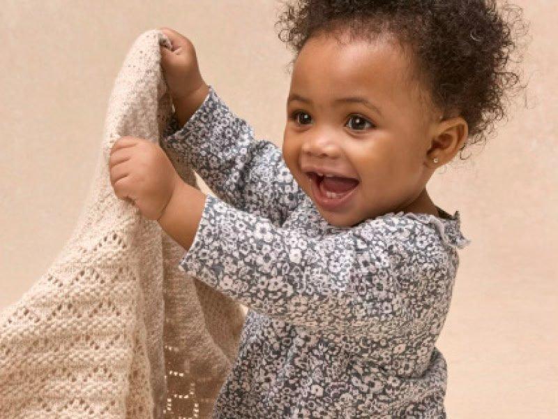how to choose a new baby gift
